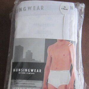 NIP Men's MUNSINGWEAR 3 pack White Full Rise Briefs Size 40